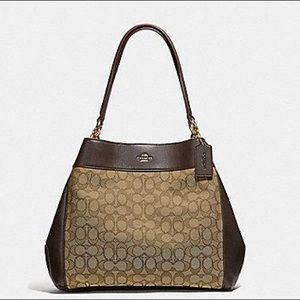 COACH Shoulder bag 👜: SEND OFFERS